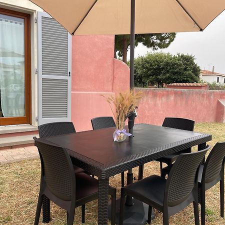 Casa Vacanze Le Due Torri Vada Exterior foto