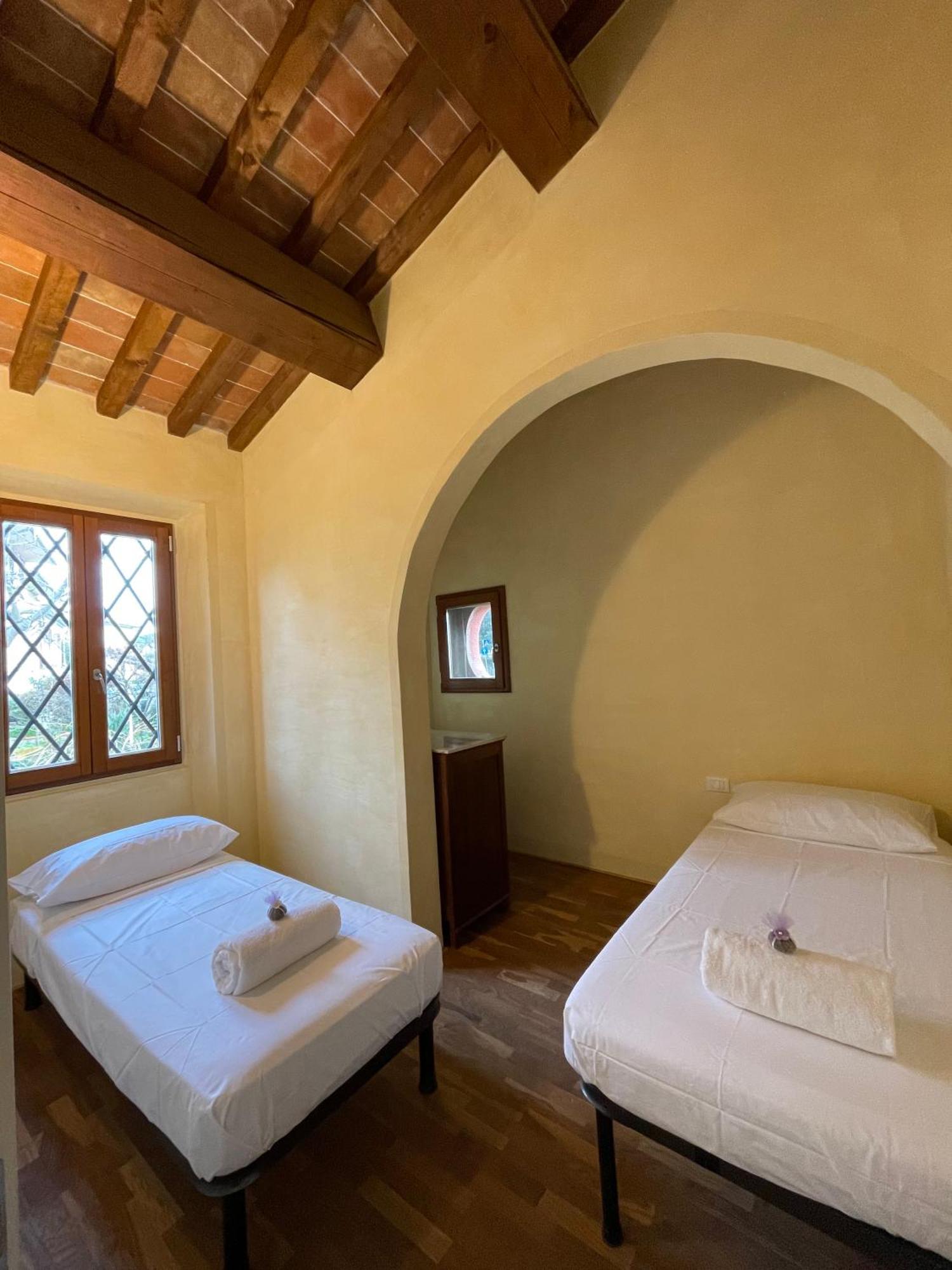 Casa Vacanze Le Due Torri Vada Exterior foto